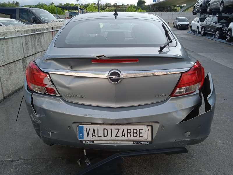 opel insignia berlina del año 2013