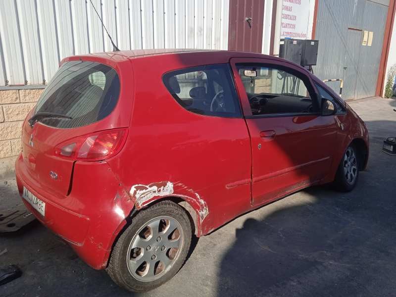 mitsubishi colt berlina 3 (cz) del año 2005