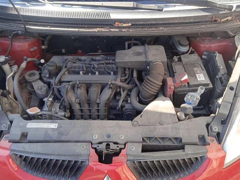 mitsubishi colt berlina 3 (cz) del año 2005