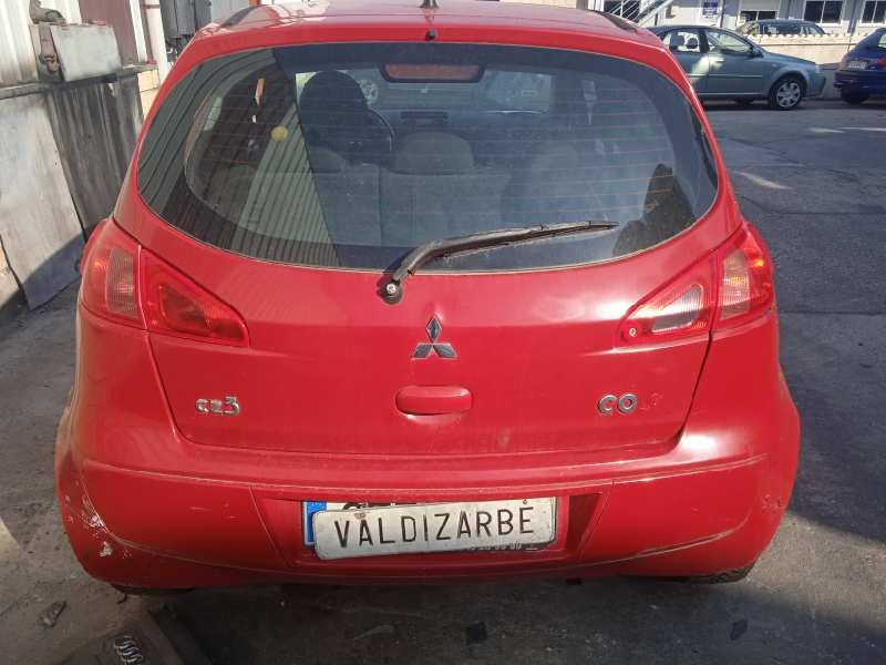 mitsubishi colt berlina 3 (cz) del año 2005