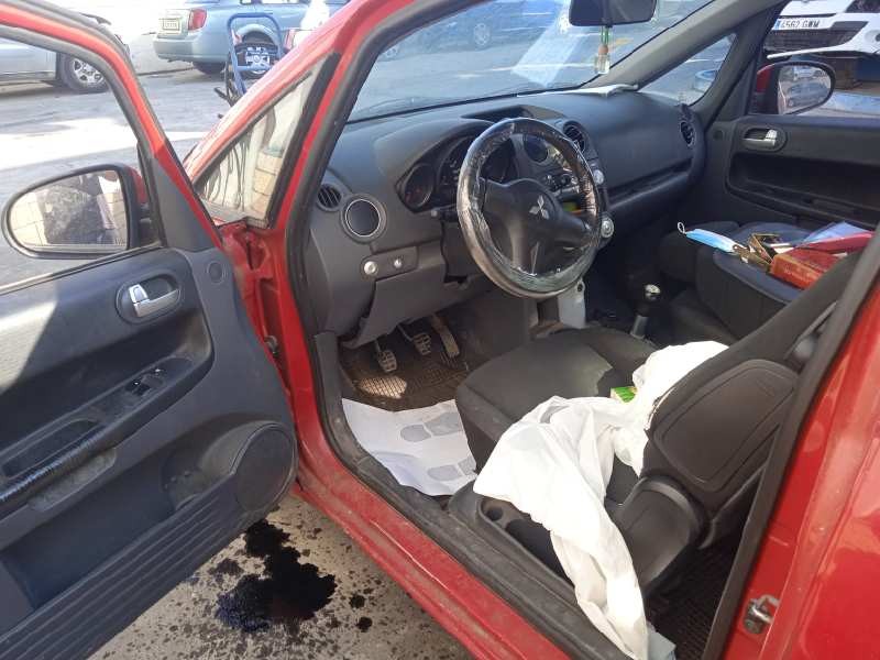 mitsubishi colt berlina 3 (cz) del año 2005