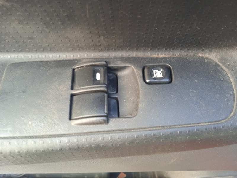 mitsubishi colt berlina 3 (cz) del año 2005