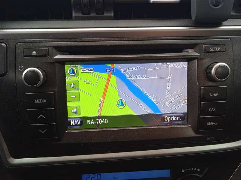 toyota auris del año 2013