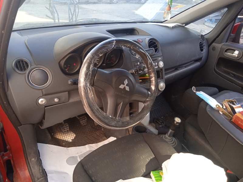 mitsubishi colt berlina 3 (cz) del año 2005