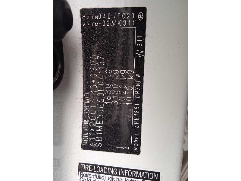 toyota auris del año 2013