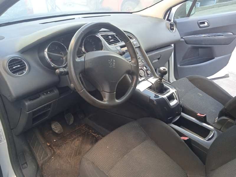 peugeot 5008 del año 2011