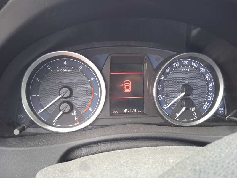 toyota auris del año 2013