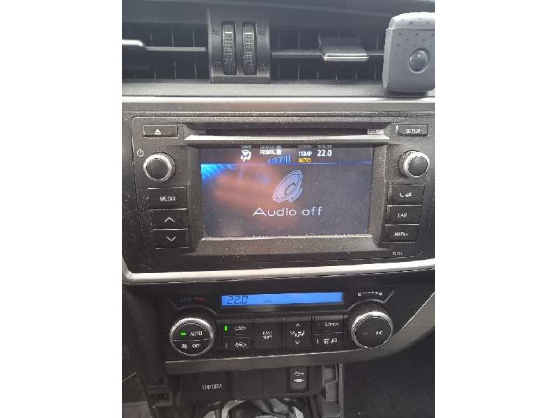 toyota auris del año 2013