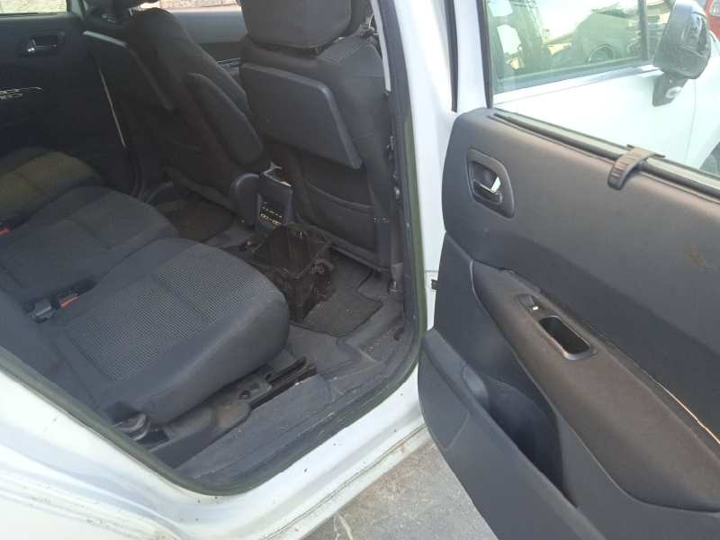 peugeot 5008 del año 2011