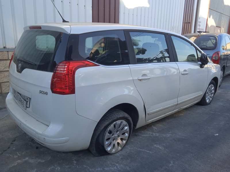 peugeot 5008 del año 2011