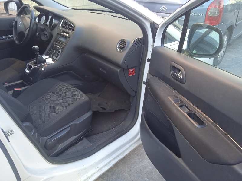 peugeot 5008 del año 2011