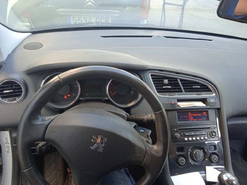 peugeot 5008 del año 2011