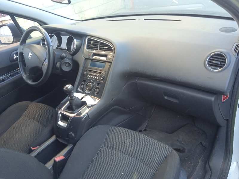 peugeot 5008 del año 2011