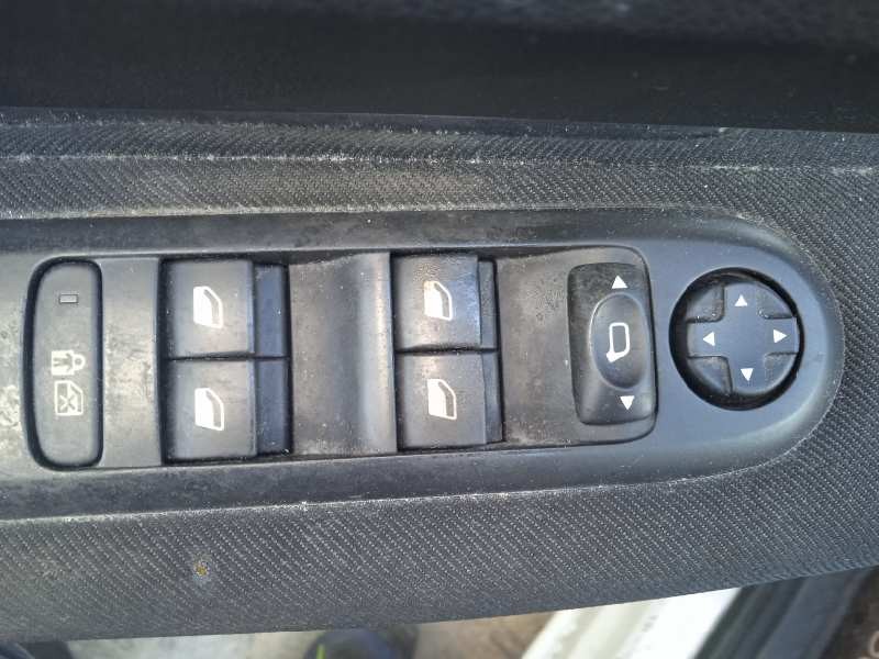 peugeot 5008 del año 2011