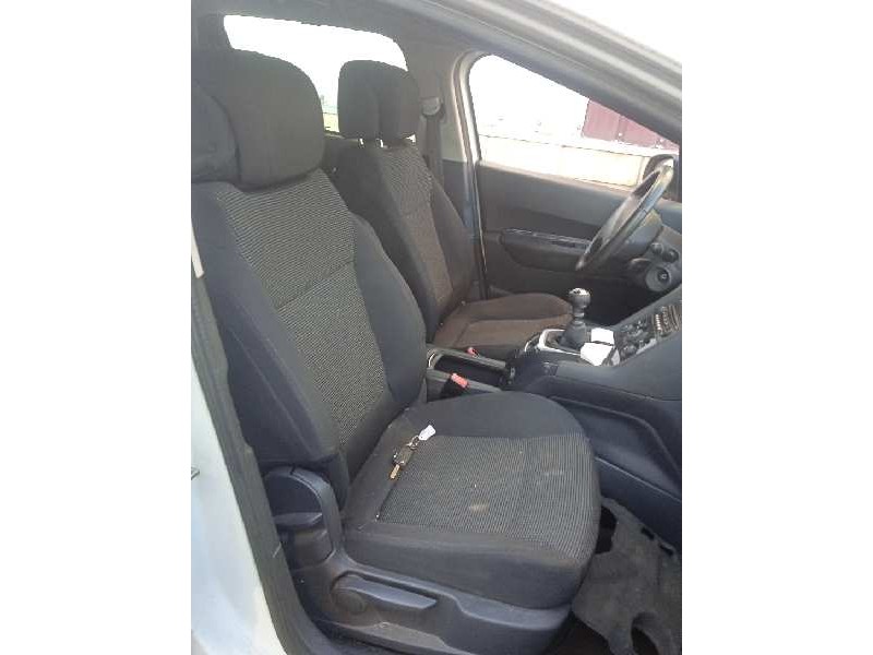 peugeot 5008 del año 2011