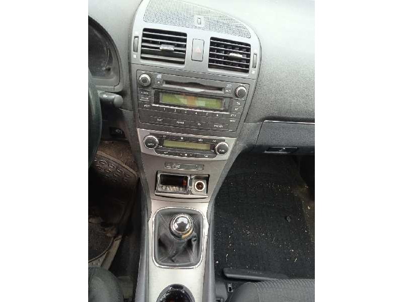 toyota avensis (t27) del año 2009