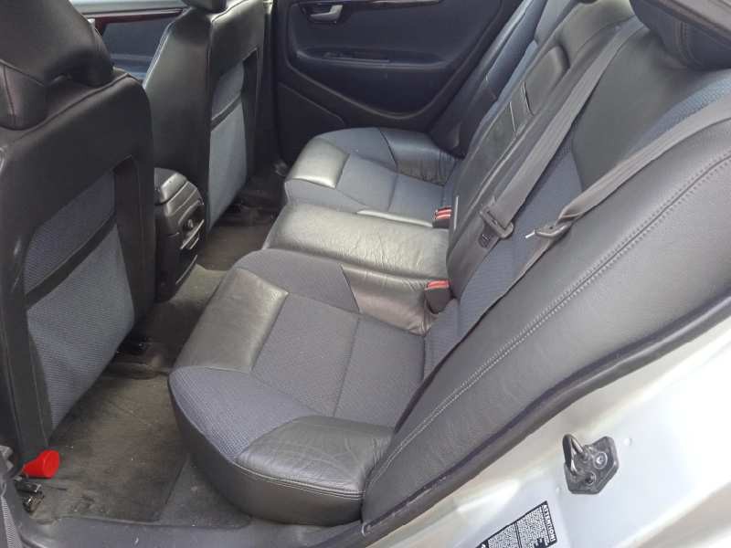 volvo s60 berlina del año 2003