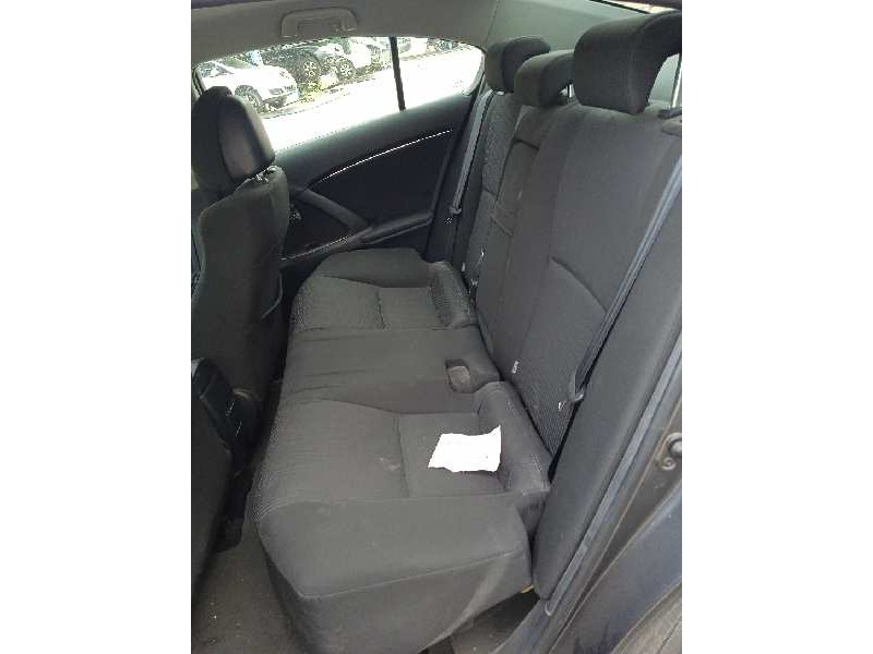 toyota avensis (t27) del año 2009