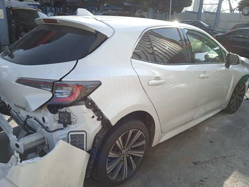 toyota corolla (e21) del año 2023