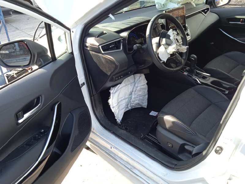 toyota corolla (e21) del año 2023