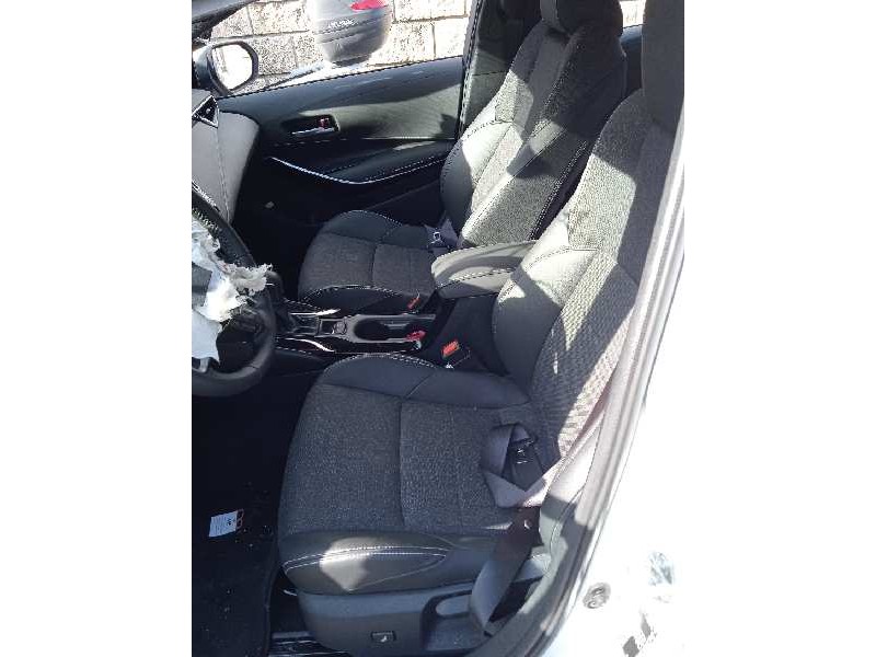 toyota corolla (e21) del año 2023