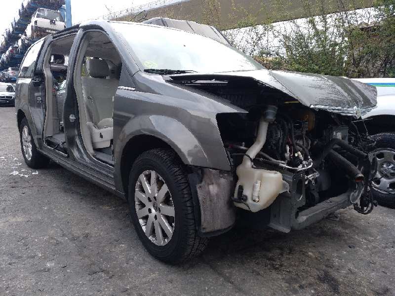 chrysler grand voyager del año 2010