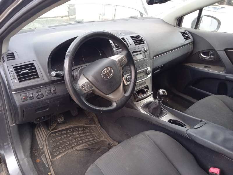 toyota avensis (t27) del año 2009