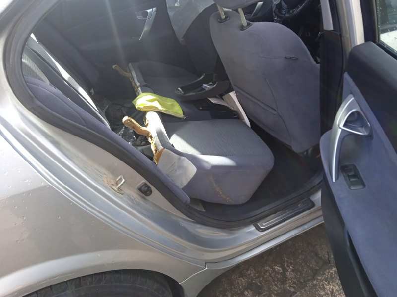 nissan primera berlina (p12) del año 2005