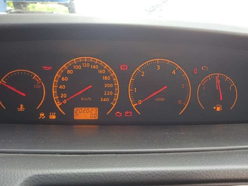 nissan primera berlina (p12) del año 2005