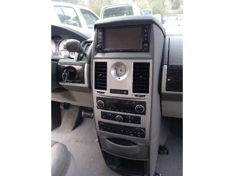 chrysler grand voyager del año 2010