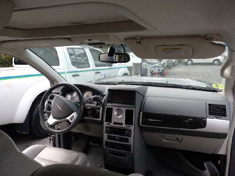 chrysler grand voyager del año 2010