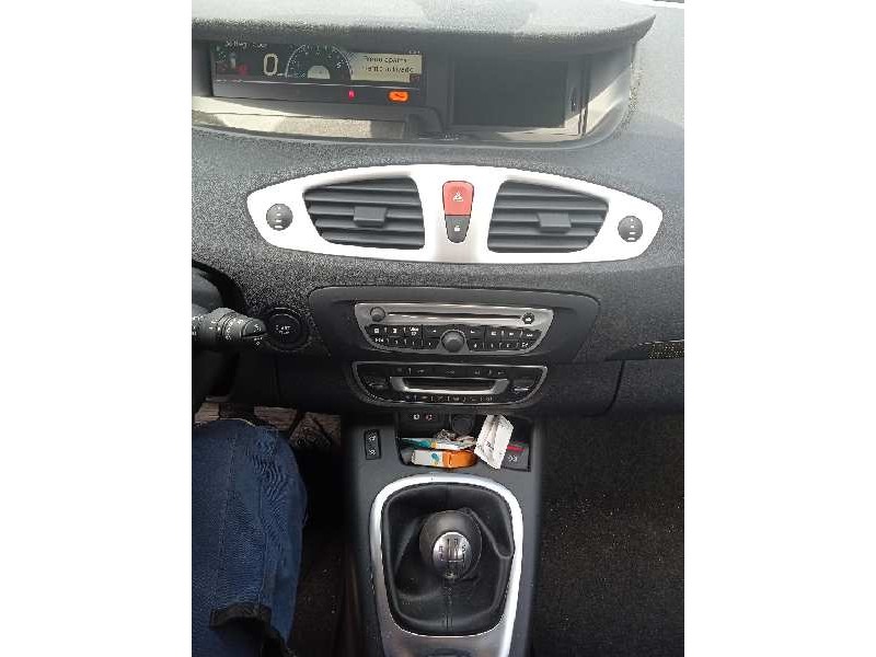 renault scenic iii del año 2011