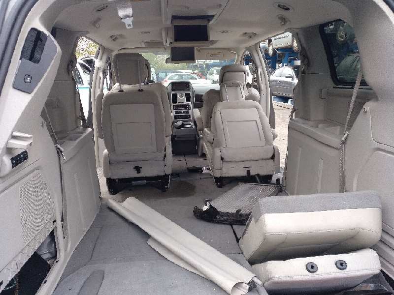 chrysler grand voyager del año 2010