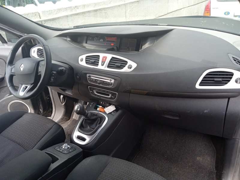 renault scenic iii del año 2011