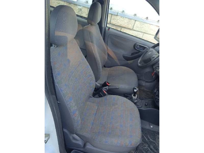 opel combo (corsa c) del año 2004