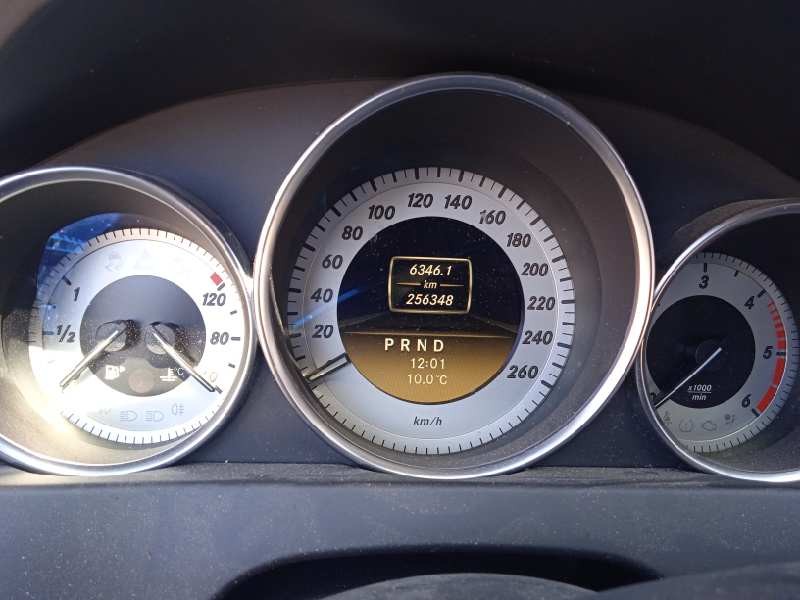 mercedes-benz clase c (w204) coupe del año 2011