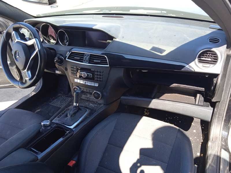 mercedes-benz clase c (w204) coupe del año 2011