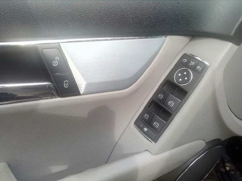 mercedes-benz clase c (w204) berlina del año 2008