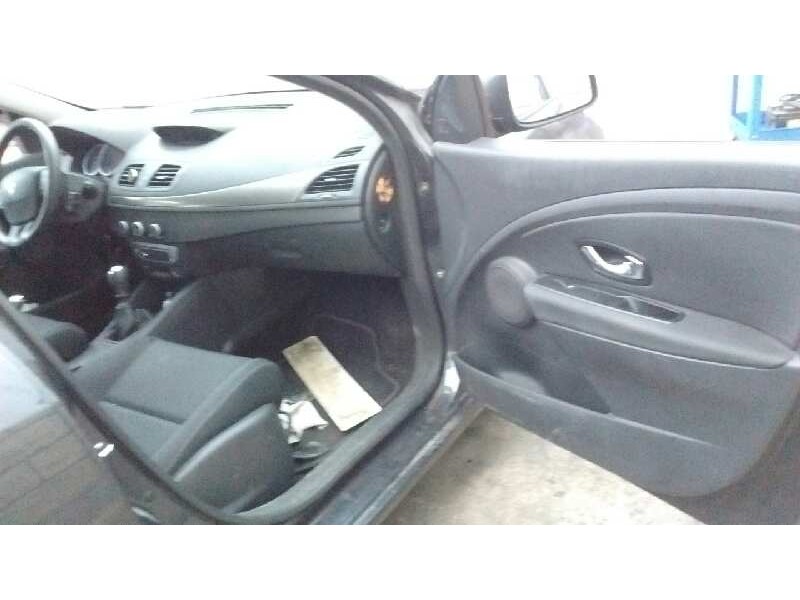 renault megane iii sport tourer del año 2012