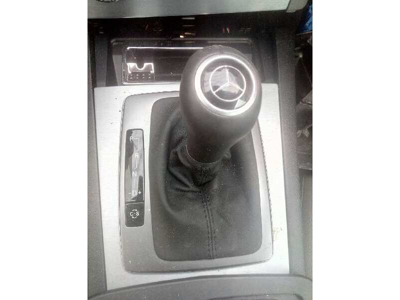 mercedes-benz clase c (w204) berlina del año 2008