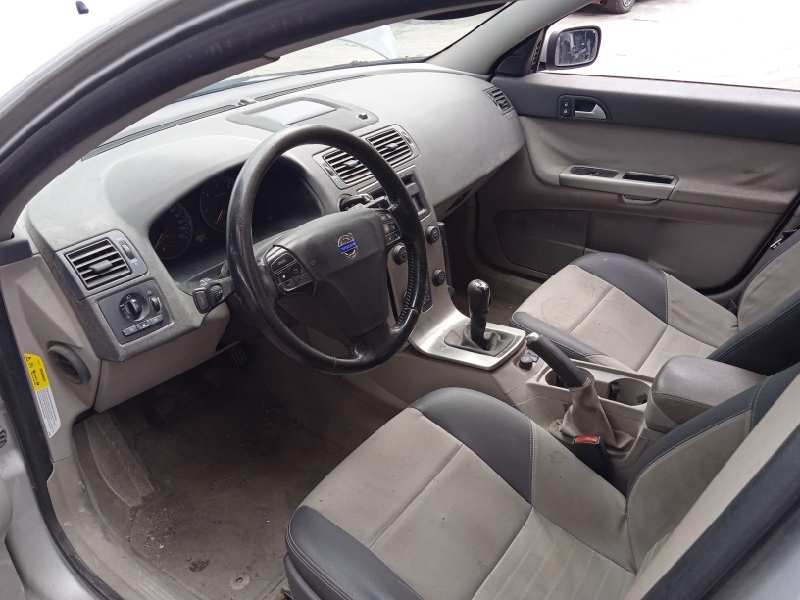 volvo v50 familiar del año 2004