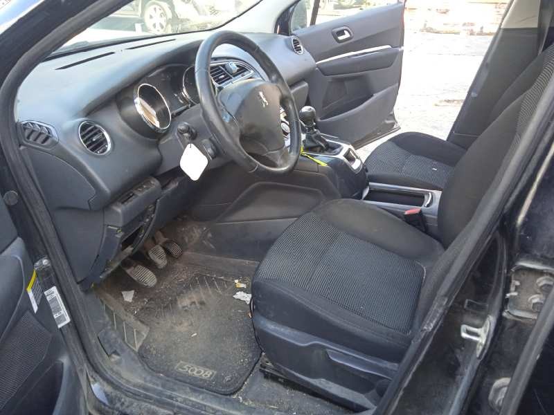 peugeot 5008 del año 2010