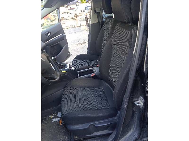 peugeot 5008 del año 2010