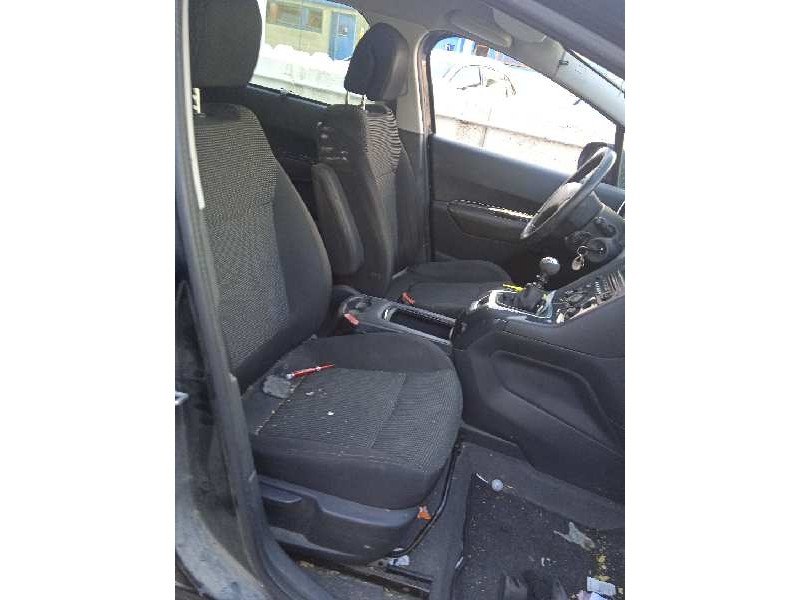 peugeot 5008 del año 2010