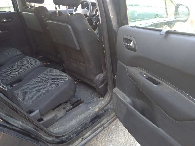 peugeot 5008 del año 2010