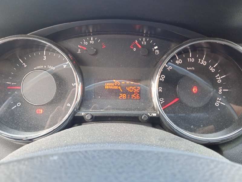 peugeot 5008 del año 2010