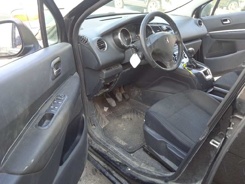 peugeot 5008 del año 2010