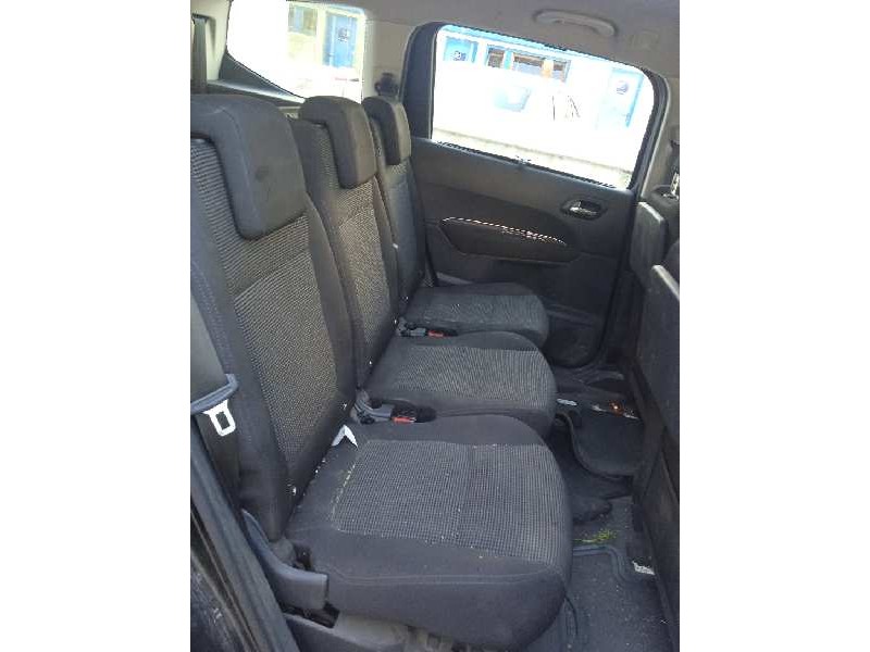 peugeot 5008 del año 2010