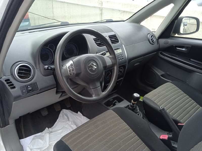 suzuki sx4 rw (ey) del año 2010