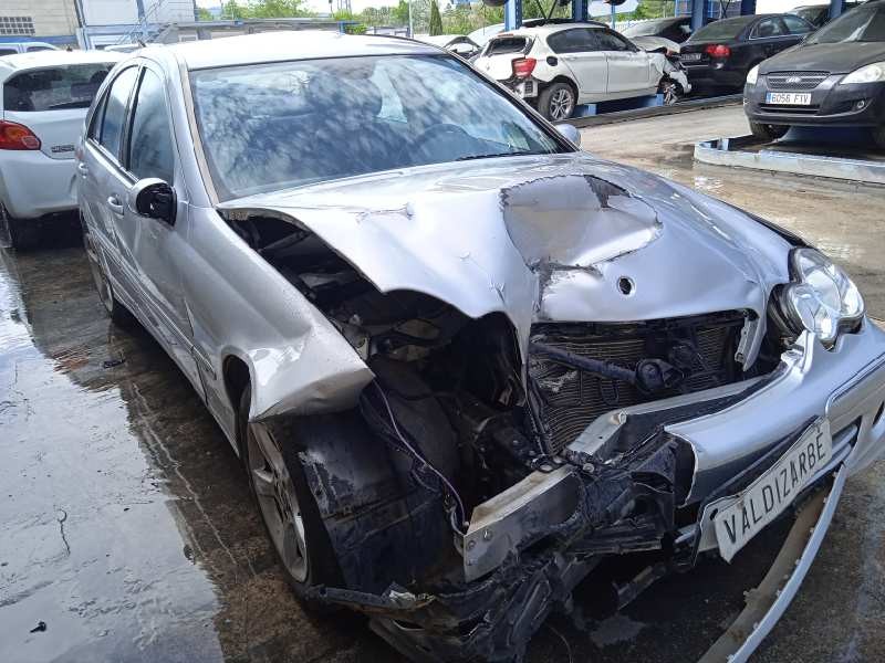 mercedes-benz clase c (w203) berlina del año 2005